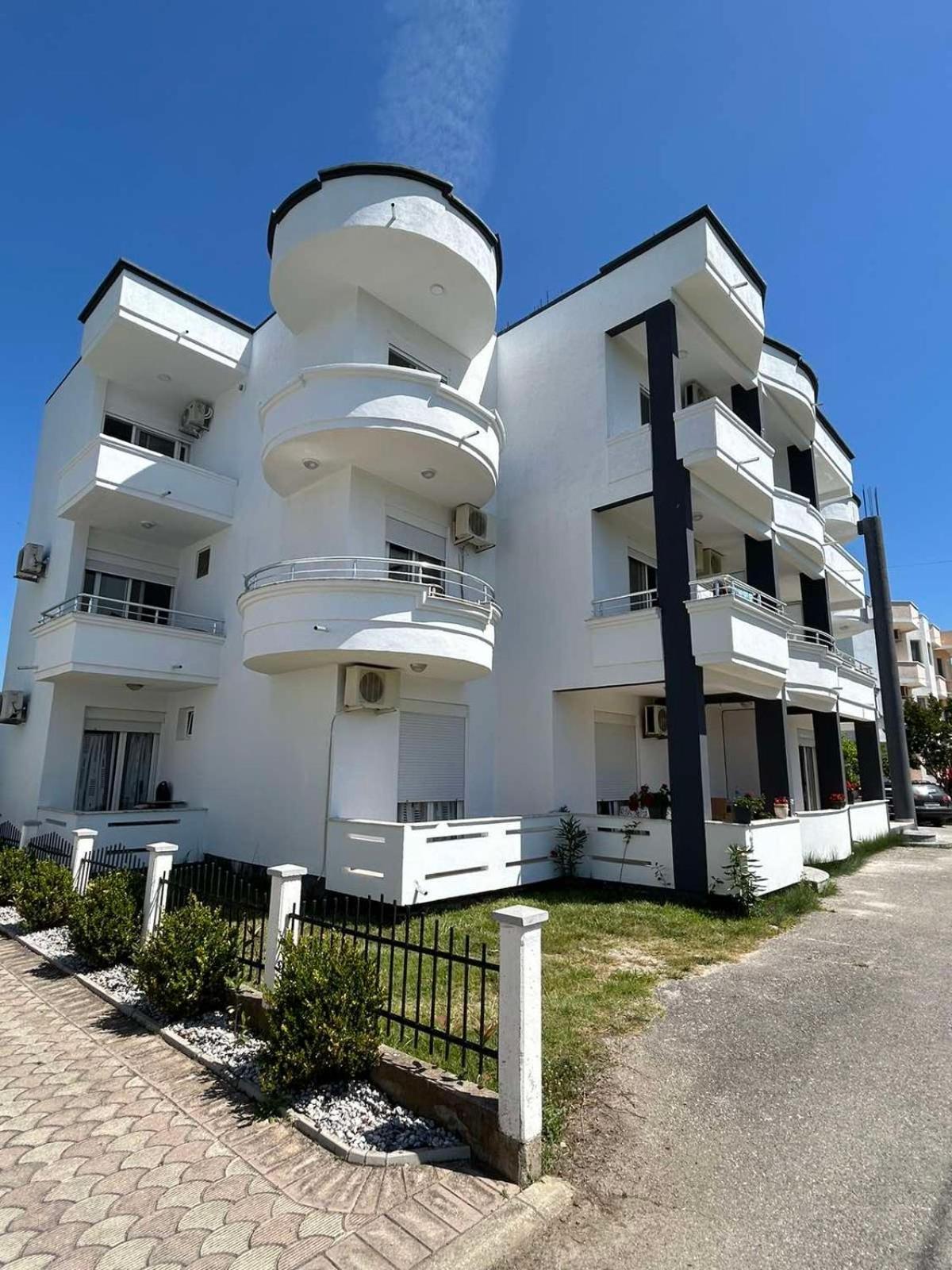Apartmani Agovic Улцинь Экстерьер фото